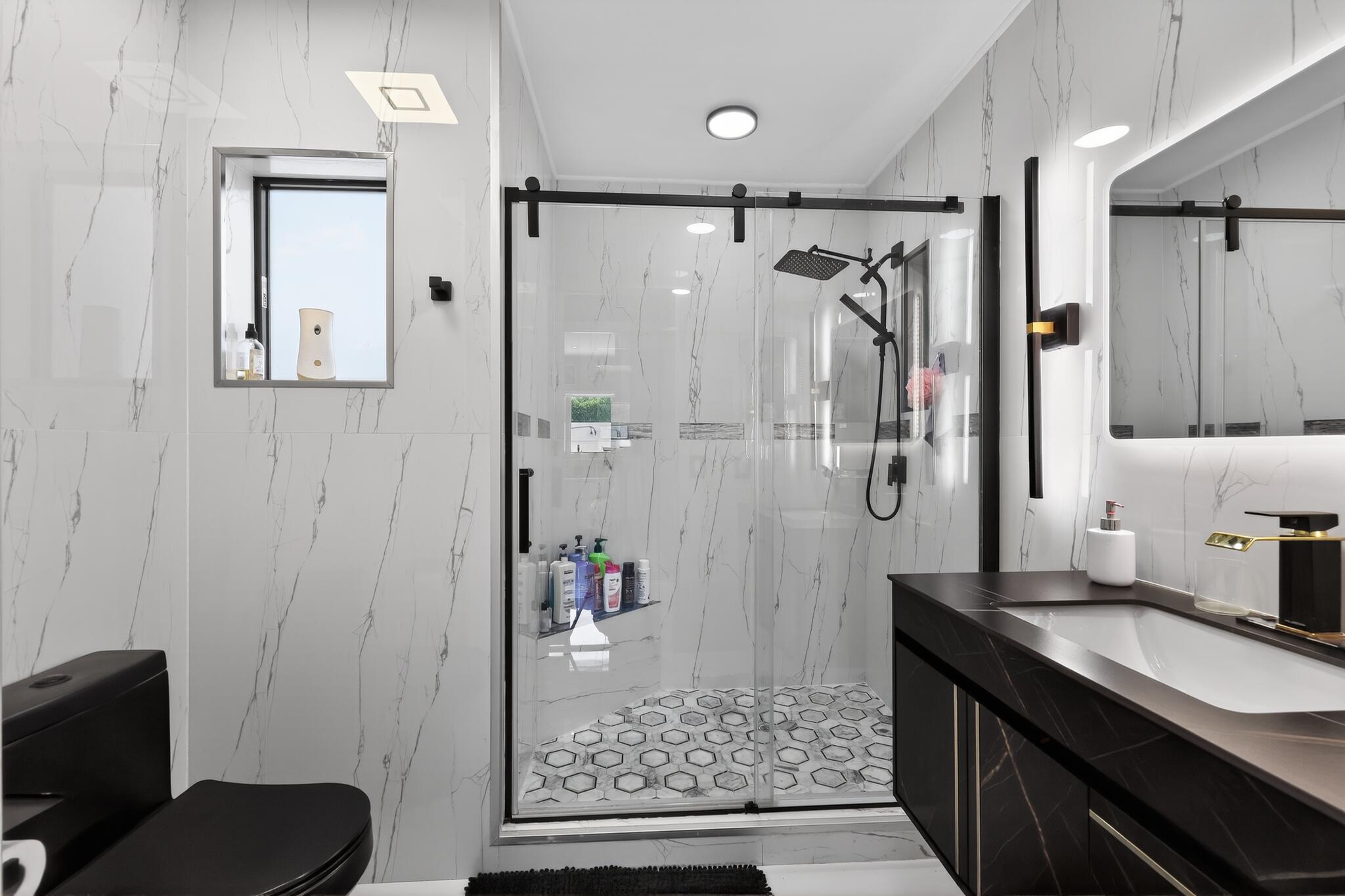 11423 Whisper Sound Drive Boca Raton, FL 33428 - Photo 37 of 39 31_11423_Whisper_Sound_Dr-Bathroom-0028