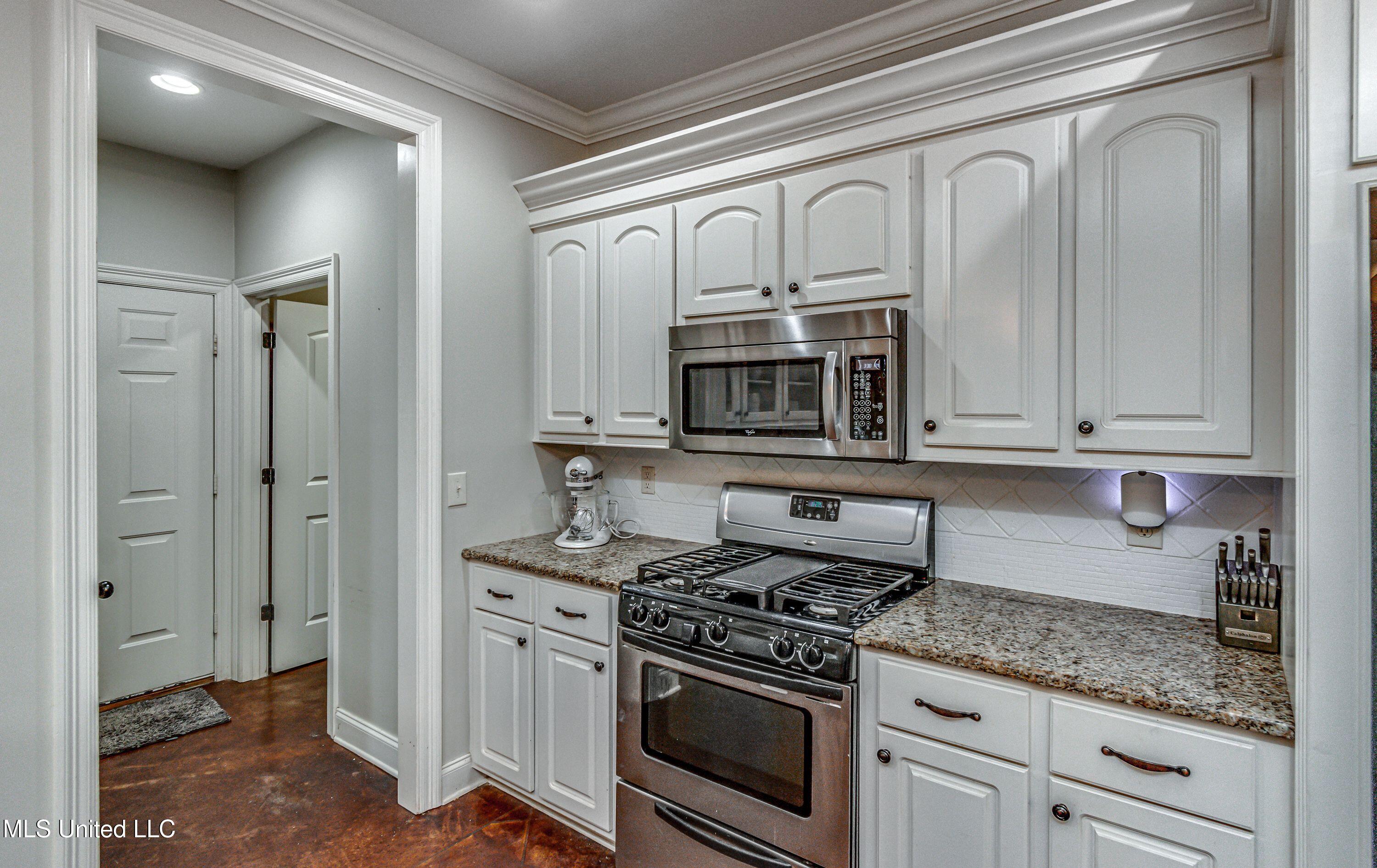 238 Greenfield Ridge Drive Brandon, MS 39042 - Photo 13 of 47 Kitchen
