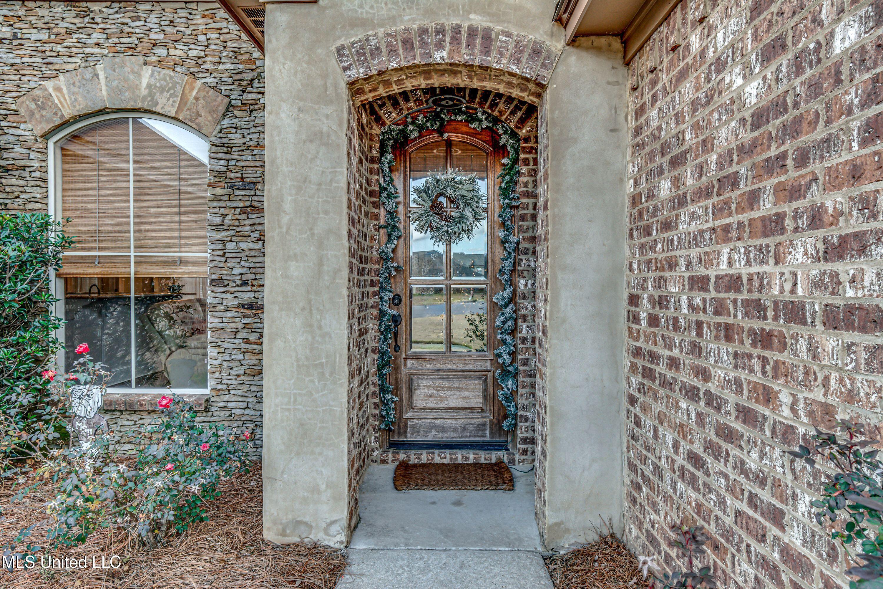 238 Greenfield Ridge Drive Brandon, MS 39042 - Photo 3 of 47 Front porch