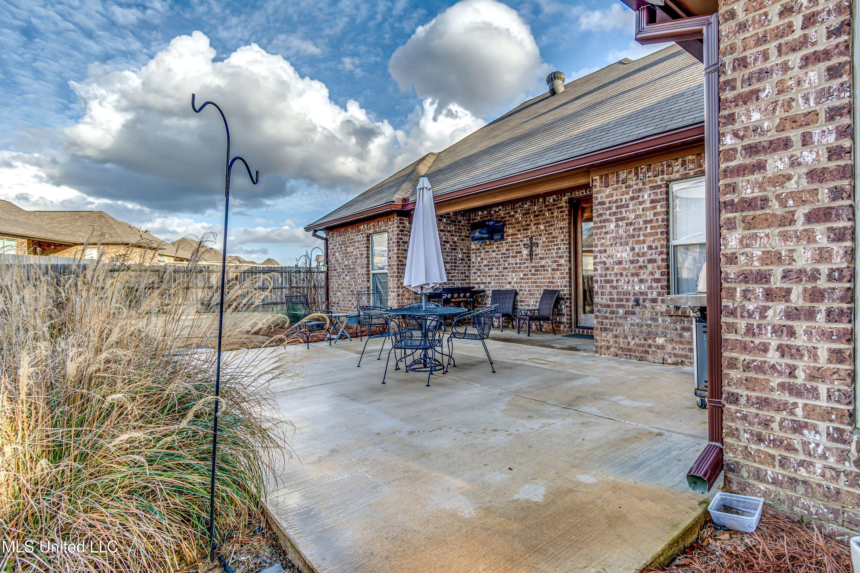 238 Greenfield Ridge Drive Brandon, MS 39042 - Photo 42 of 47 Back porch
