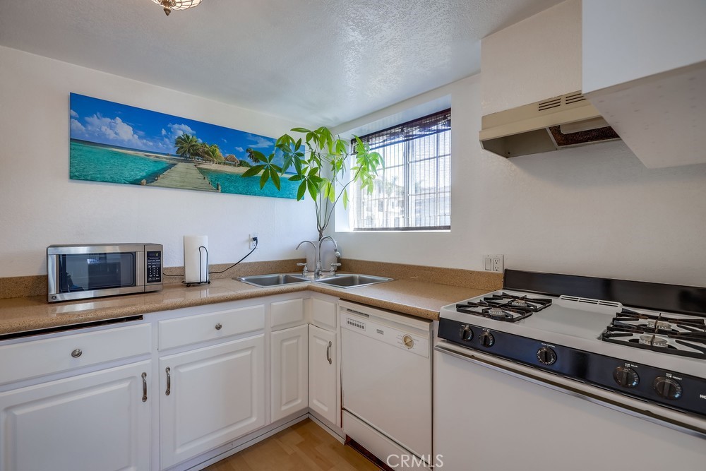 321 5th Street Huntington Beach, CA 92648 - Photo 15 of 36