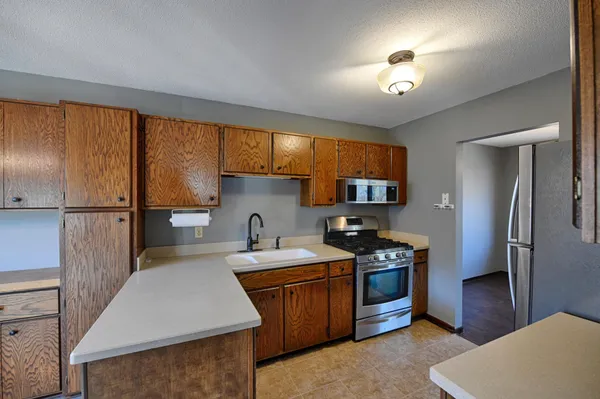 $419,500 | 12102 Red Oak Court South, Burnsville, MN 55337