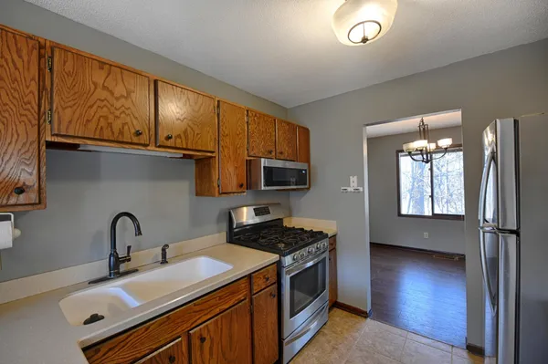 $419,500 | 12102 Red Oak Court South, Burnsville, MN 55337