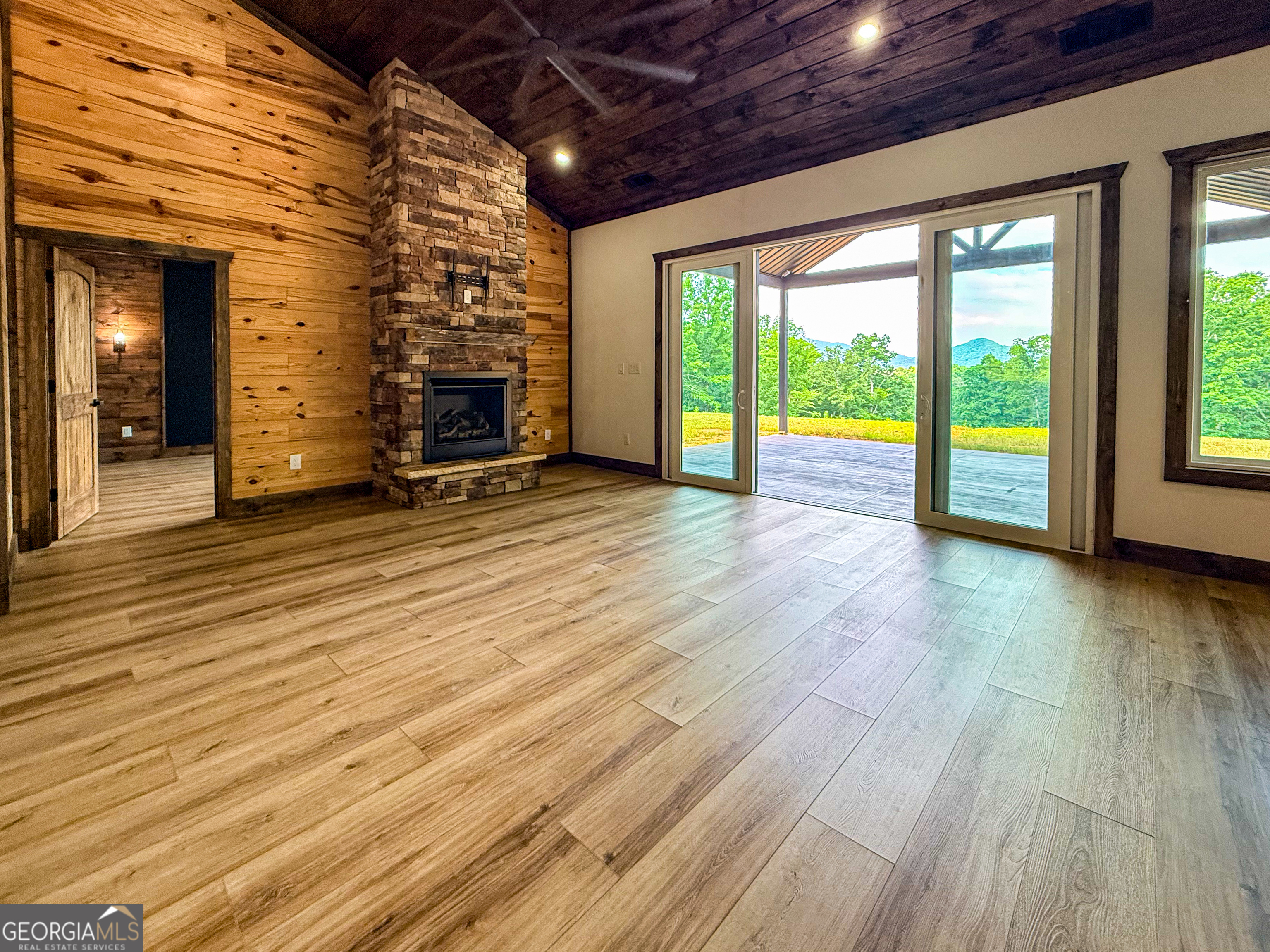 402 Lovelace Road Clarkesville, GA 30523 - Photo 15 of 73