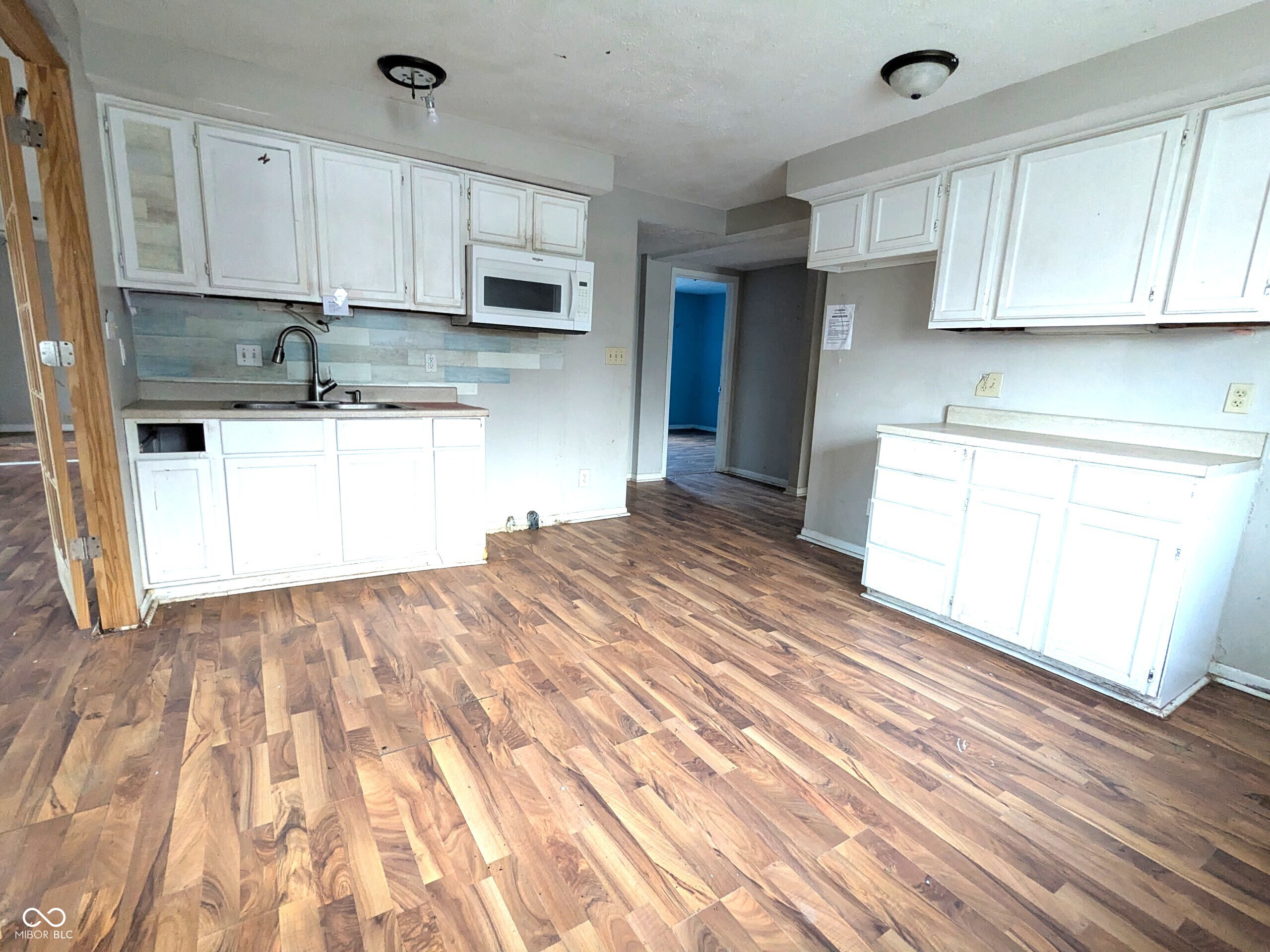 8249 Lake Road Indianapolis, IN 46217 - Photo 3 of 15 Gallery Image 3