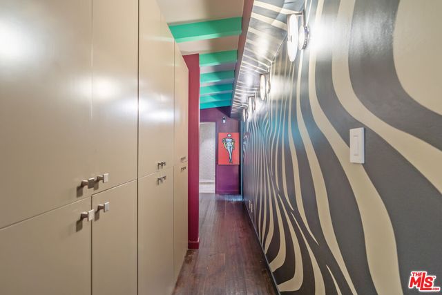 $2,549,000 | 8581 Appian Way, Los Angeles, CA 90046