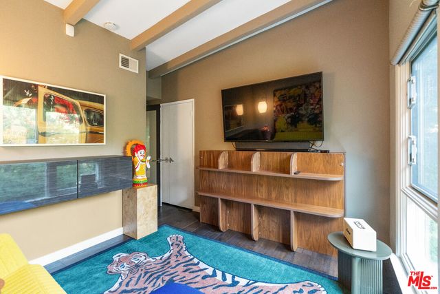 $2,549,000 | 8581 Appian Way, Los Angeles, CA 90046