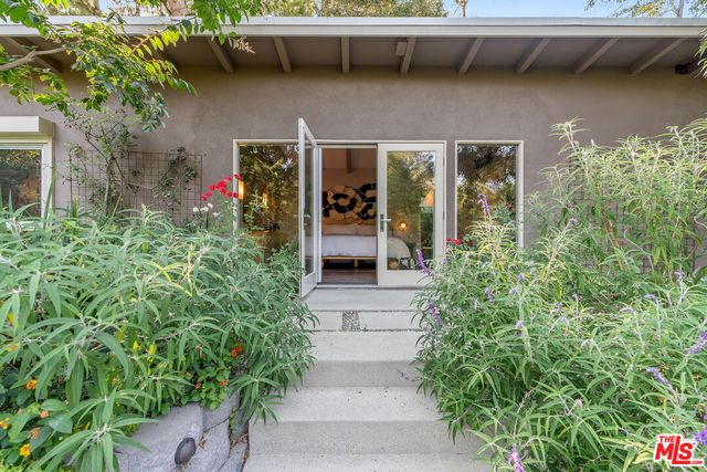 $2,549,000 | 8581 Appian Way, Los Angeles, CA 90046