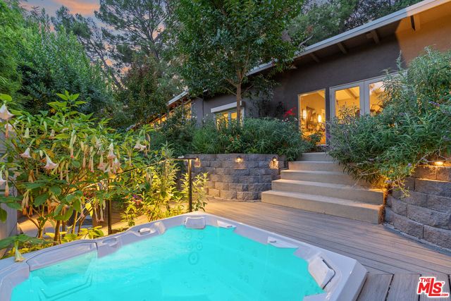 $2,549,000 | 8581 Appian Way, Los Angeles, CA 90046