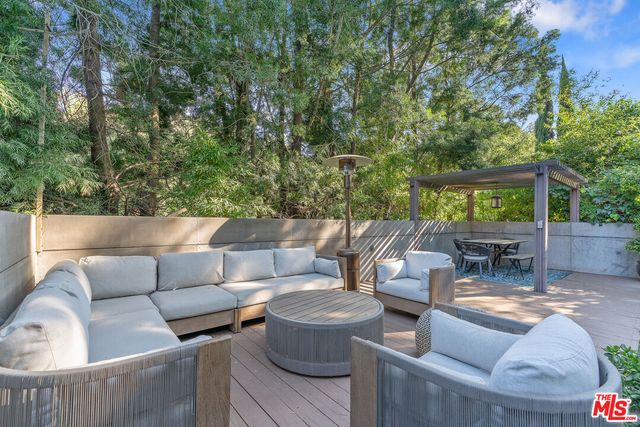 $2,549,000 | 8581 Appian Way, Los Angeles, CA 90046