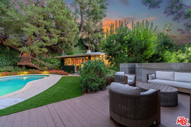 $2,549,000 | 8581 Appian Way, Los Angeles, CA 90046