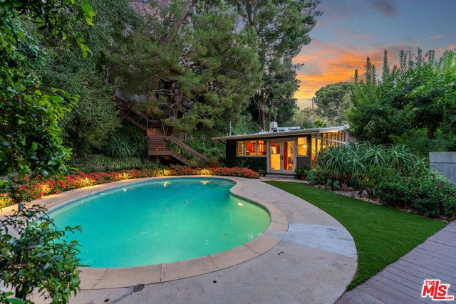 $2,549,000 | 8581 Appian Way, Los Angeles, CA 90046