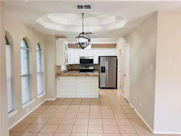 $1,050 | 2105 West Western Drive, Unit 4, Edinburg, TX 78539