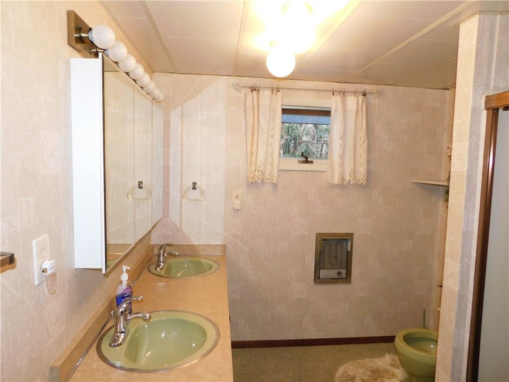201 Chestnut Ridge Road Acme, PA 15610 - Photo 14 of 18