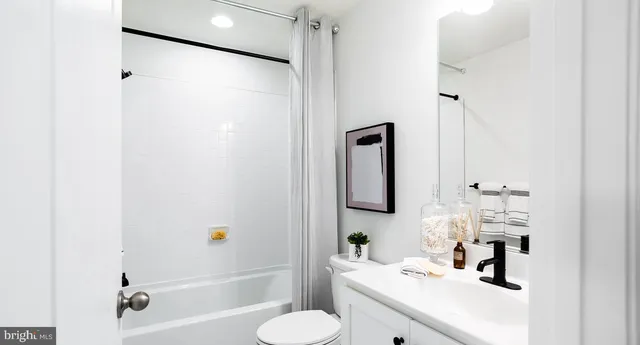 $279,900 | 44 Scrub Pine Court, Bunker Hill, WV 25413