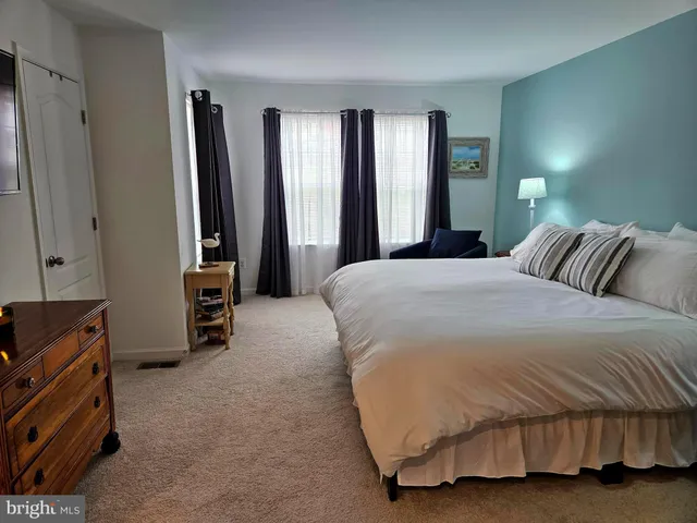 $279,900 | 44 Scrub Pine, Bunker Hill, WV 25413