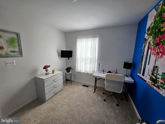 $279,900 | 44 Scrub Pine, Bunker Hill, WV 25413