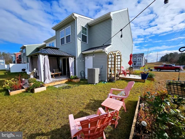 $279,900 | 44 Scrub Pine, Bunker Hill, WV 25413