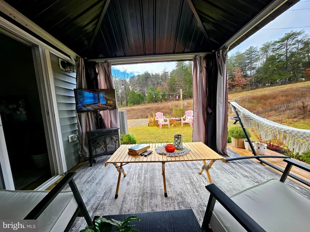 $279,900 | 44 Scrub Pine, Bunker Hill, WV 25413