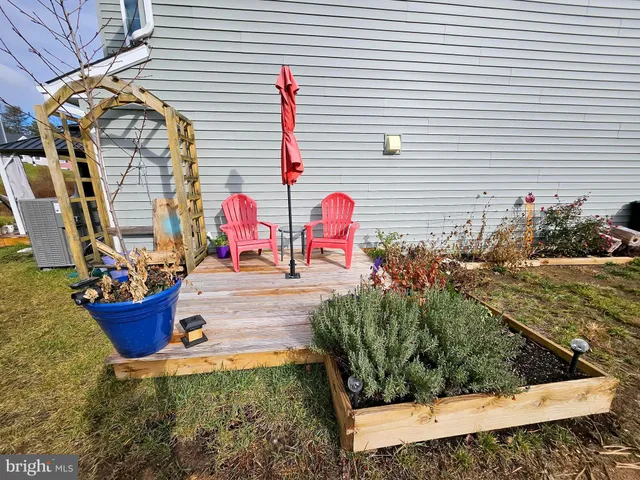 $279,900 | 44 Scrub Pine, Bunker Hill, WV 25413