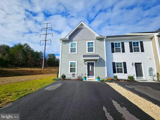 $279,900 | 44 Scrub Pine, Bunker Hill, WV 25413