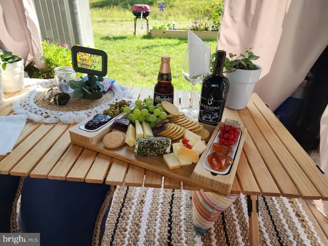 $279,900 | 44 Scrub Pine, Bunker Hill, WV 25413