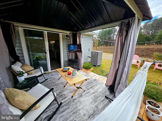 $279,900 | 44 Scrub Pine, Bunker Hill, WV 25413