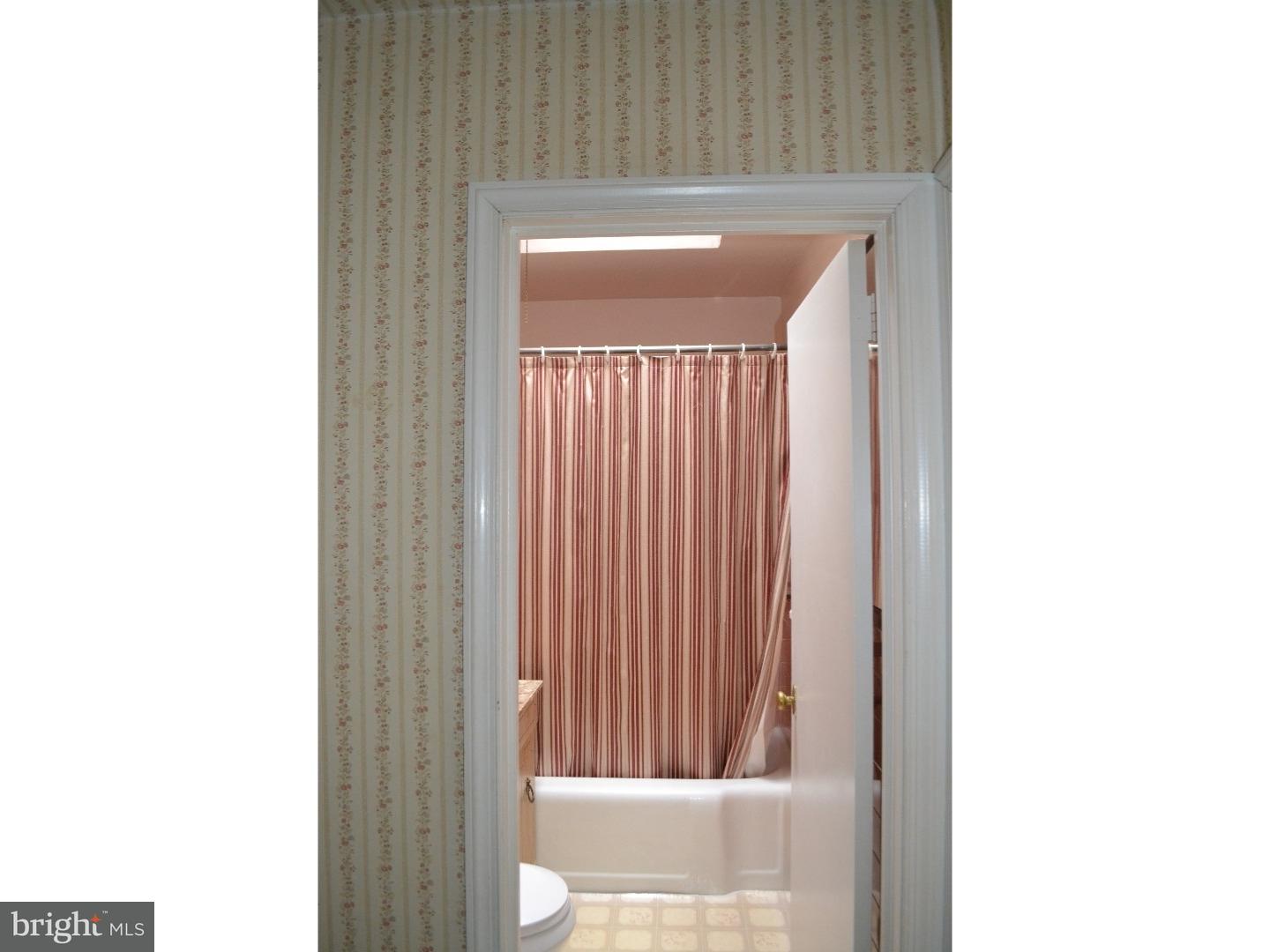 3407 Rhawn Street Philadelphia, PA 19136 - Photo 12 of 21 Bathroom