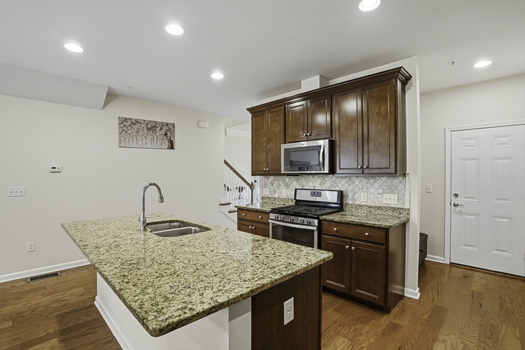 69 Spruce Street, Unit 69 Hopkinton, MA 01748 - Photo 10 of 40