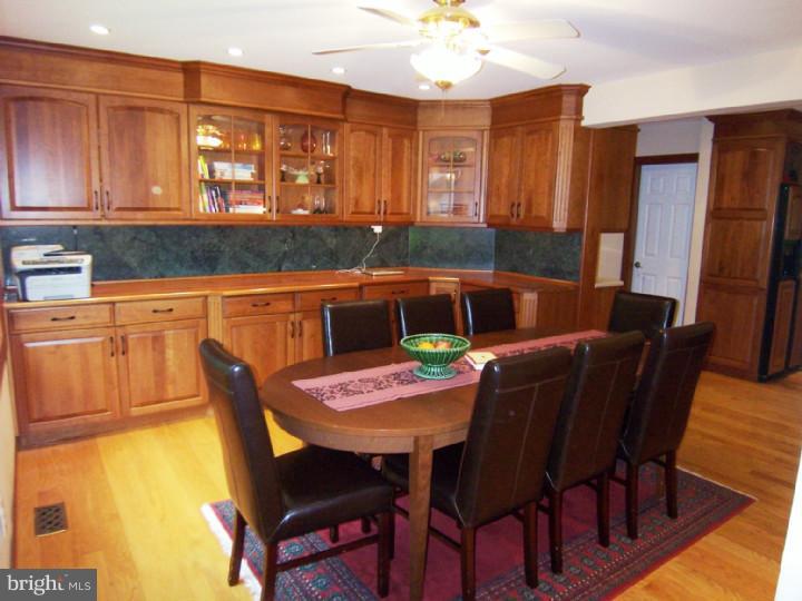 7 Wynmoor Road, Unit D Media, PA 19063 - Photo 3 of 25 Dining Room