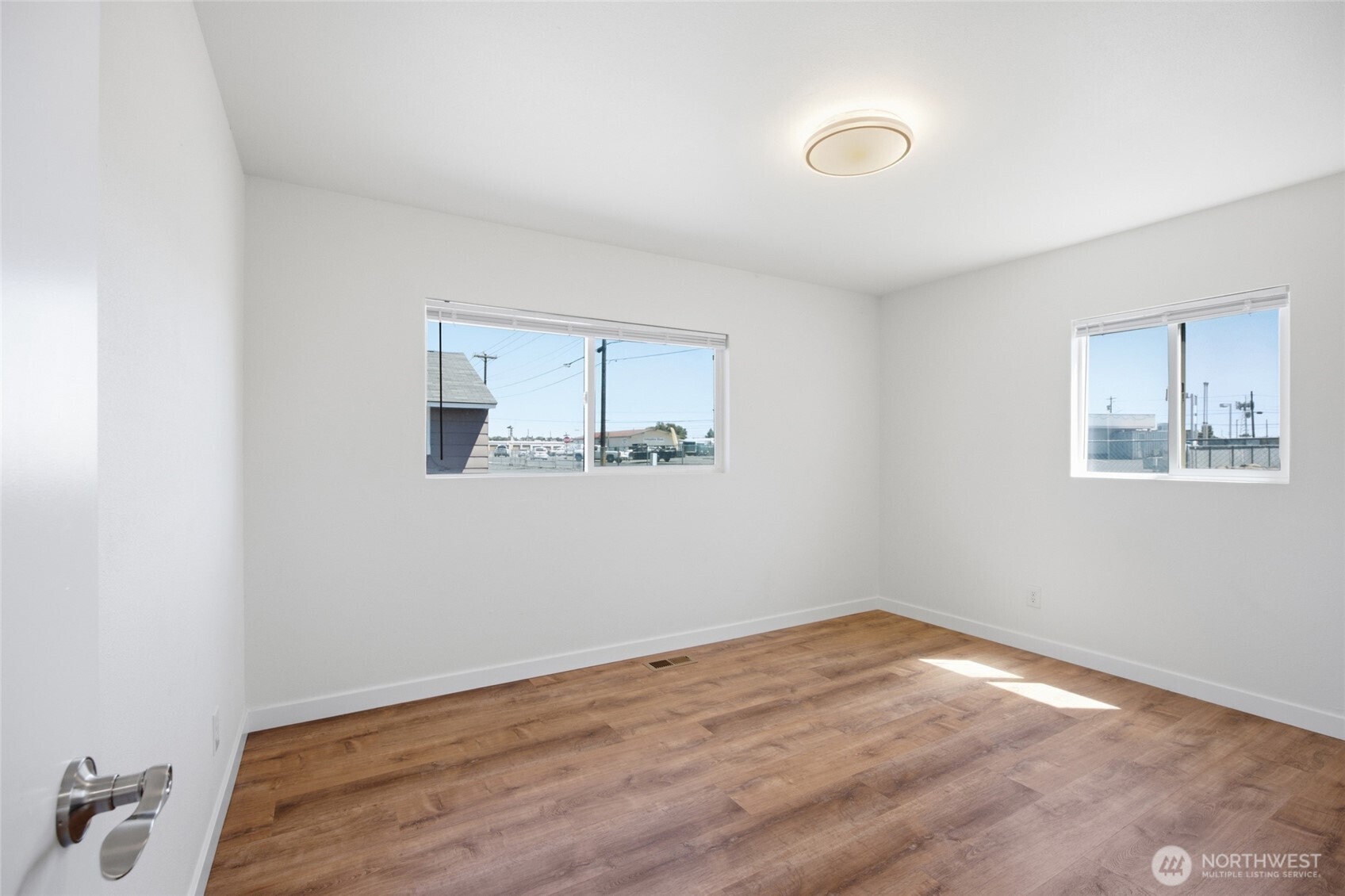 329 South Gibby Road Moses Lake, WA 98837 - Photo 18 of 37