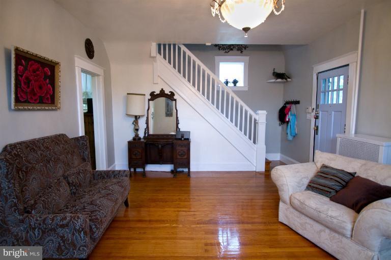 24 Ridge Road Catonsville, MD 21228 - Photo 12 of 26 Living Room