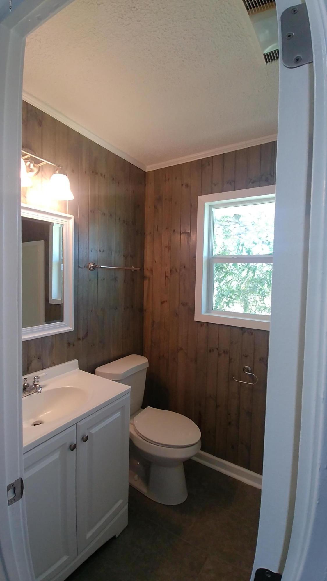 7 Pipeline Road Perkinston, MS 39573 - Photo 13 of 29 Full Bath v1