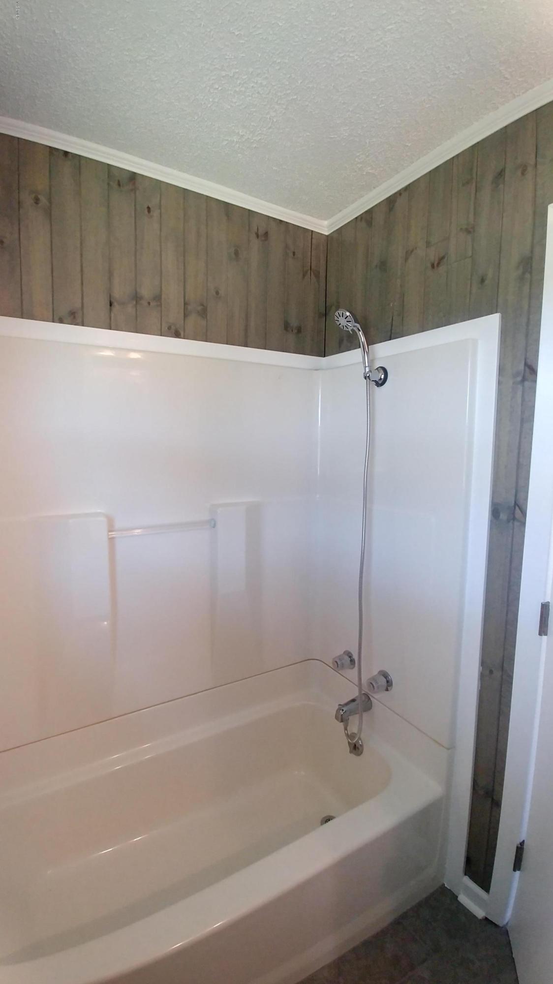 7 Pipeline Road Perkinston, MS 39573 - Photo 14 of 29 Full Bath V2