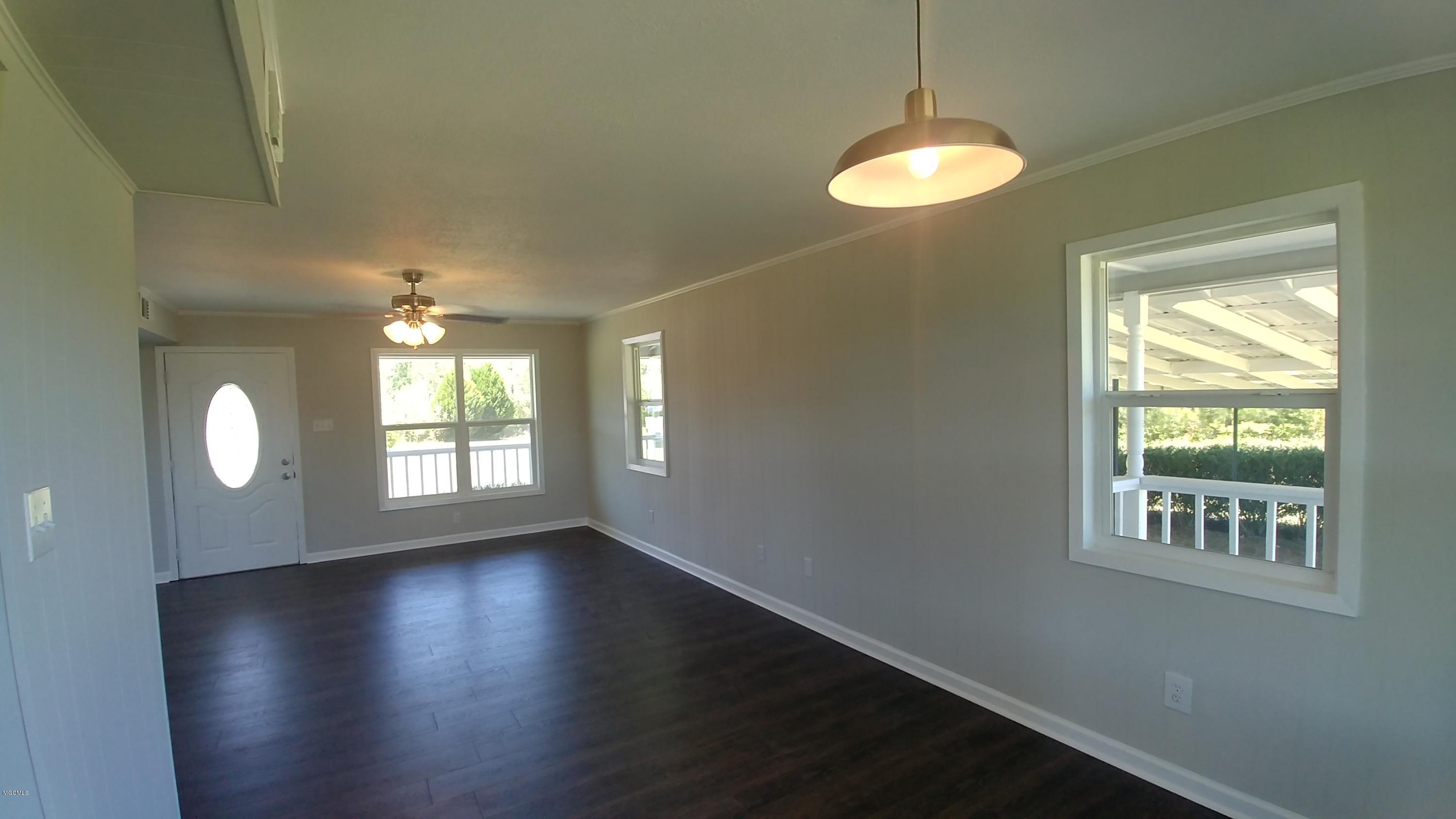 7 Pipeline Road Perkinston, MS 39573 - Photo 21 of 29 Living area