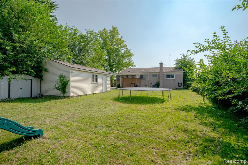 35407 Kelly Road Clinton Township, MI 48035 - Photo 30 of 38