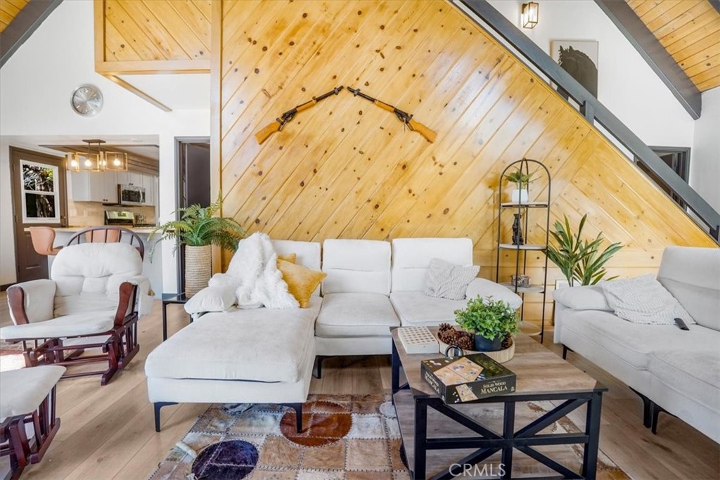 695 Grass Valley Road Lake Arrowhead, CA 92352 - Photo 13 of 50