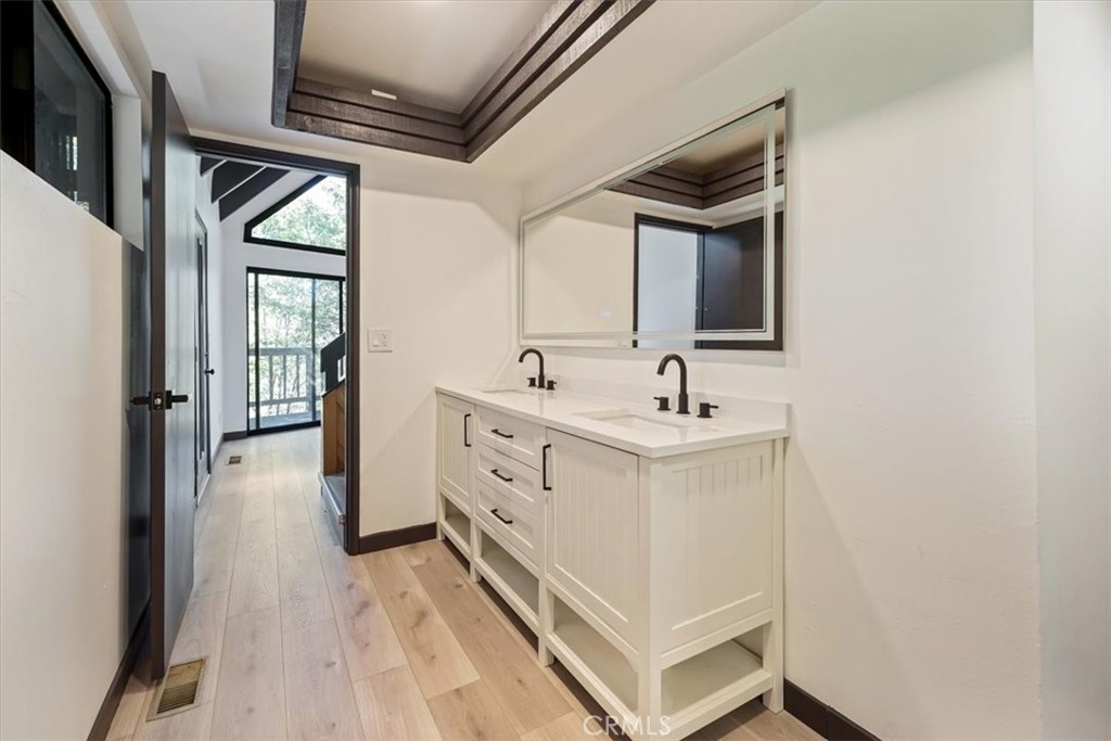 695 Grass Valley Road Lake Arrowhead, CA 92352 - Photo 20 of 50