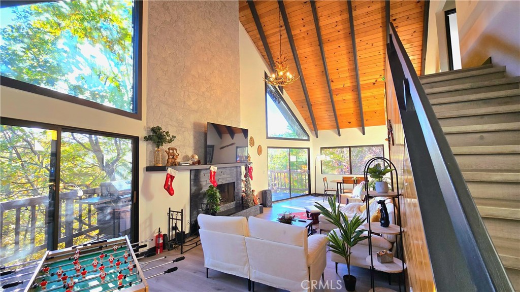 695 Grass Valley Road Lake Arrowhead, CA 92352 - Photo 2 of 50