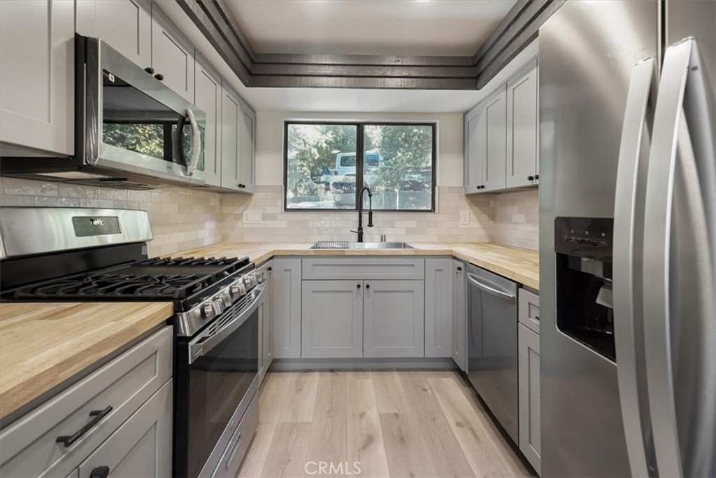 695 Grass Valley Road Lake Arrowhead, CA 92352 - Photo 25 of 50