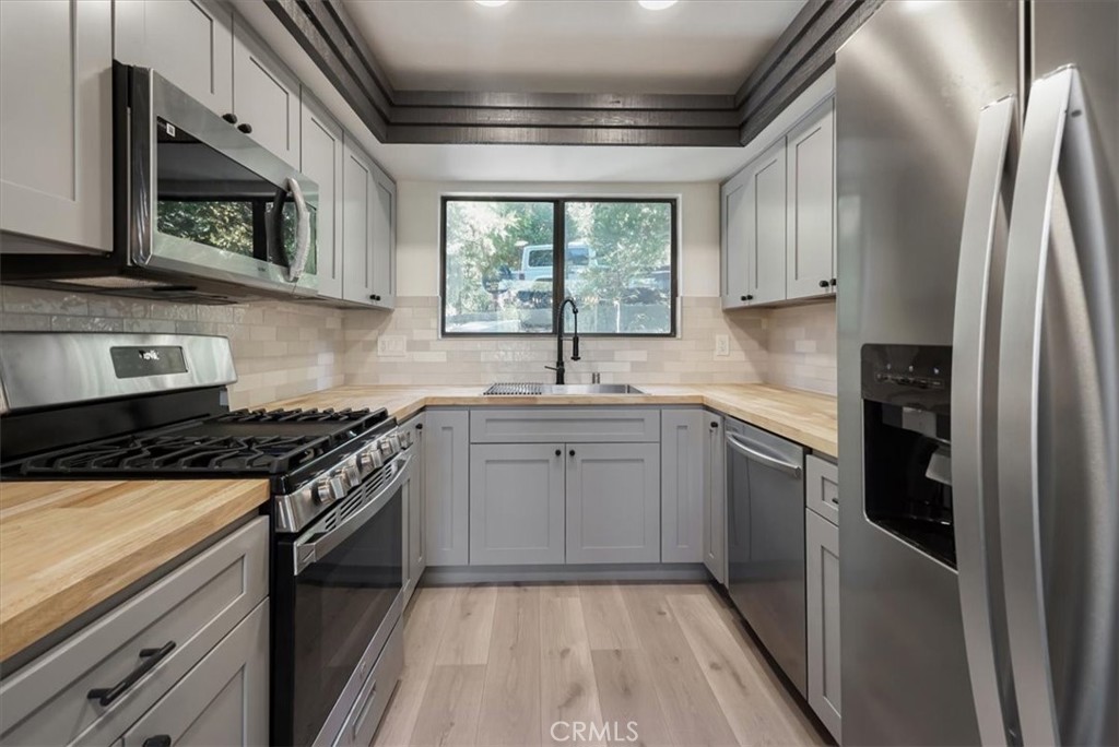 695 Grass Valley Road Lake Arrowhead, CA 92352 - Photo 26 of 50