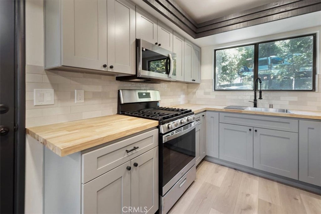 695 Grass Valley Road Lake Arrowhead, CA 92352 - Photo 27 of 50