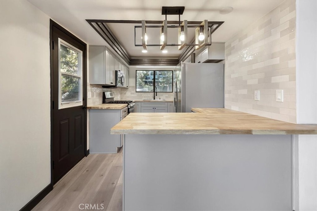 695 Grass Valley Road Lake Arrowhead, CA 92352 - Photo 28 of 50