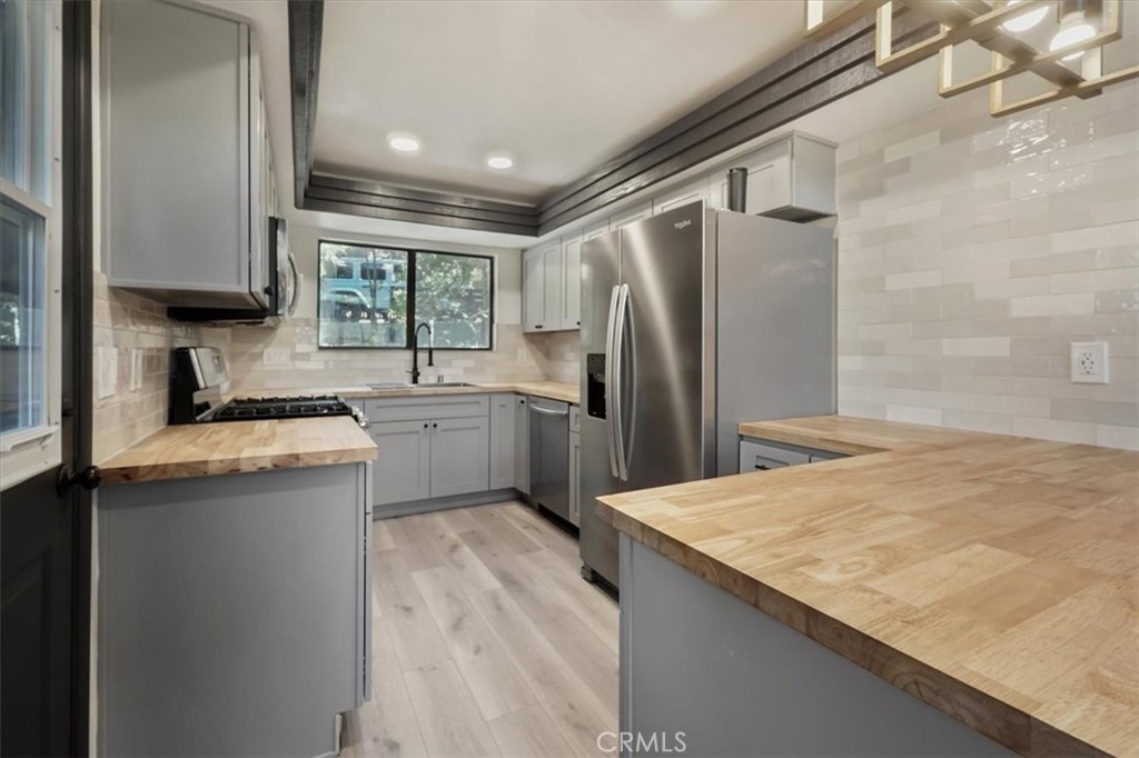 695 Grass Valley Road Lake Arrowhead, CA 92352 - Photo 29 of 50