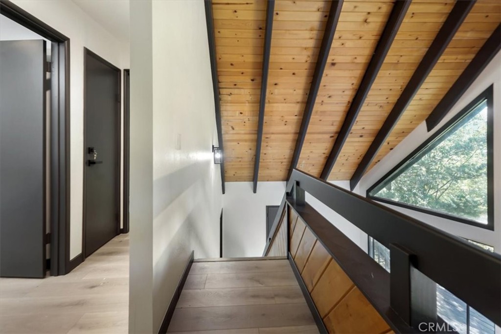 695 Grass Valley Road Lake Arrowhead, CA 92352 - Photo 32 of 50