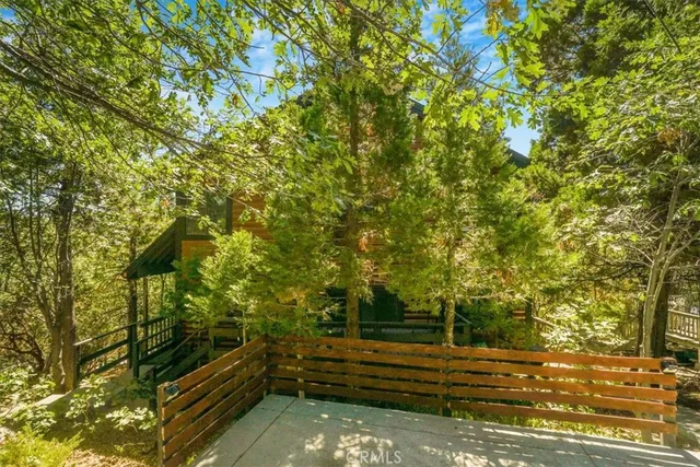 $499,000 | 695 Grass Valley Road, Lake Arrowhead, CA 92352