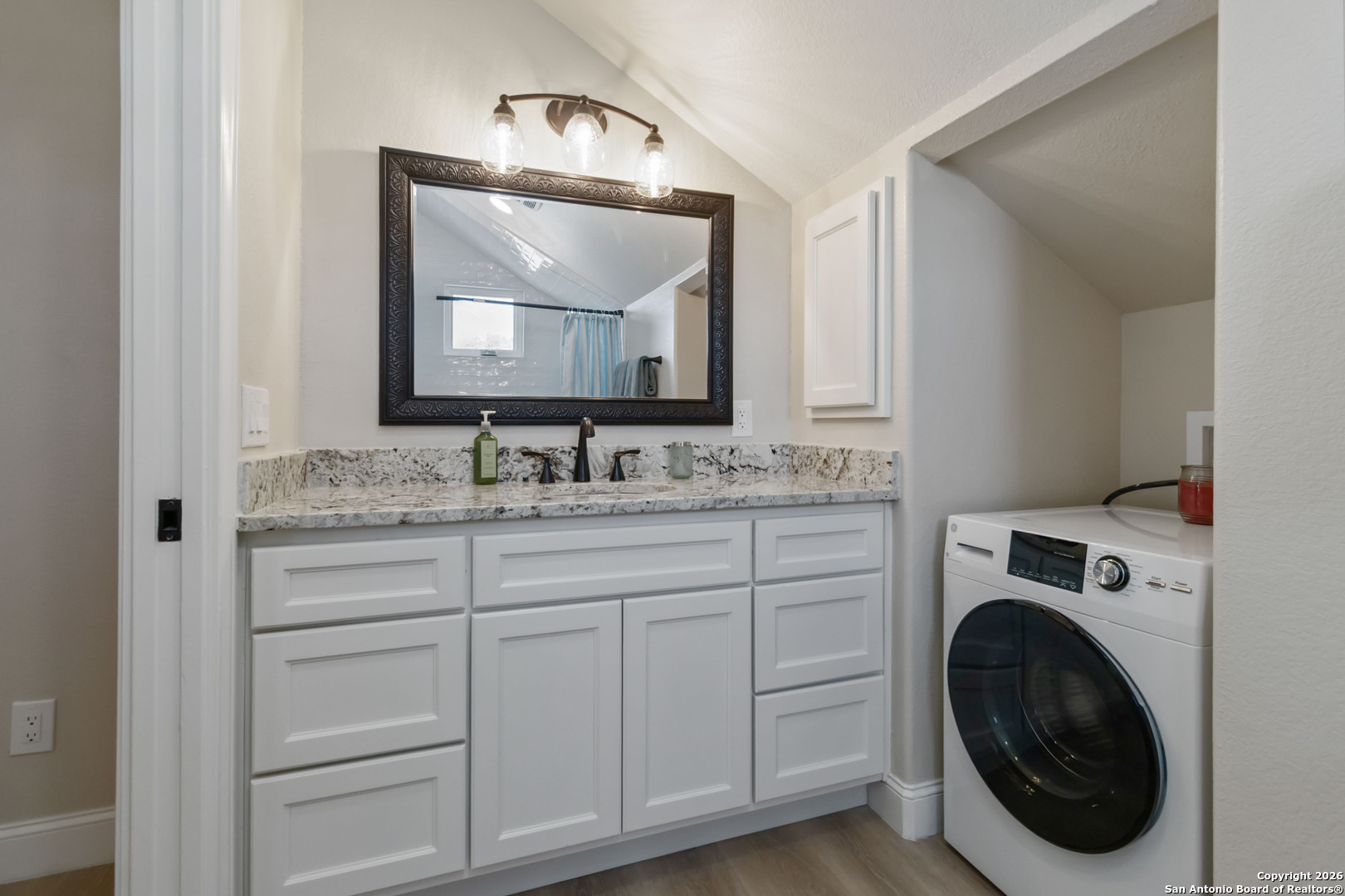 43 Lost Valley Boerne, TX 78006 - Photo 41 of 61 a bathroom with a sink and a mirror