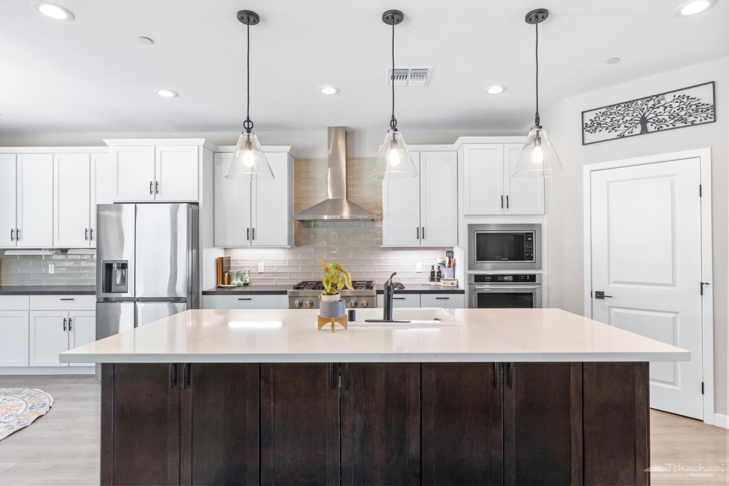 20983 Old Town Road Tehachapi, CA 93561 - Photo 2 of 32 Gallery Image 2