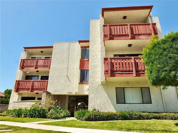 $489,000 | 4591 Orange Avenue, Unit 306, Long Beach, CA 90807