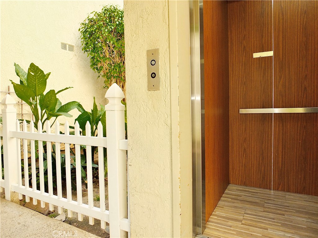 4591 Orange Avenue, Unit 306 Long Beach, CA 90807 - Photo 29 of 34 a view of a wooden door